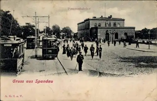 Ak Berlin Spandau, Personenbahnhof, Straßenbahnen