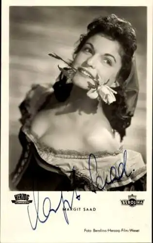 Ak Schauspielerin Margit Saad, Portrait, Rose, Film Der Zigeunerbaron, Autogramm