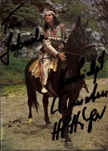 Ak Schauspieler Heinz Ingo Hilgers, Rolle Winnetou, Pferd, Autogramm