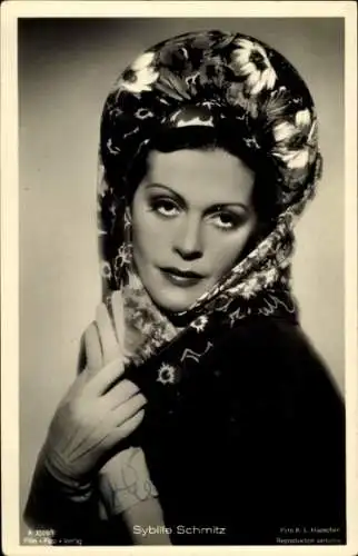 Ak Schauspielerin Sybille Schmitz, Portrait, Autogramm, Handschuhe, Kopftuch
