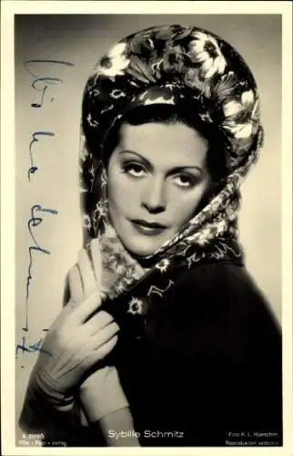 Ak Schauspielerin Sybille Schmitz, Portrait, Autogramm, Handschuhe, Kopftuch