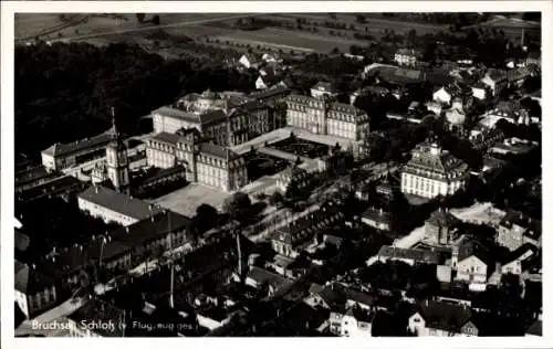 Ak Bruchsal im Kraichgau, Fliegeraufnahme vom Schloss