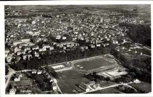 Ak Landau in der Pfalz, Fliegeraufnahme, Sportplatz