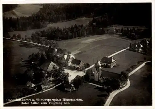 Ak Hinterzarten im Schwarzwald, Fliegeraufnahme, Hotel Adler