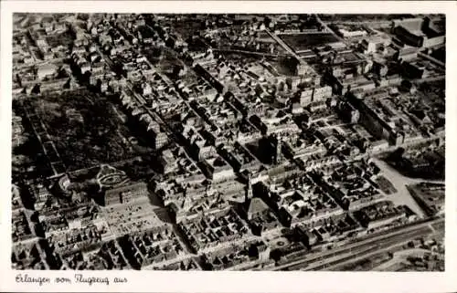 Ak Erlangen in Mittelfranken Bayern, Totalansicht, Fliegeraufnahme