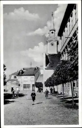 Ak Lomnice nad Lužnicí Lomnitz an der Lainsitz Südböhmen, Straßenpartie, Kirche