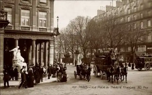 Ak Paris I Louvre, La Place du Theatre Francais , Kutschen