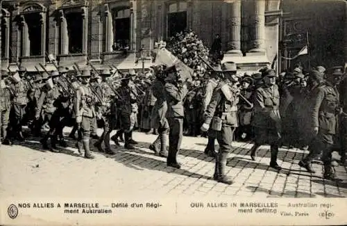 Ak Marseille Bouches du Rhône, Nos Allies, Defile d'un Regiment Australien