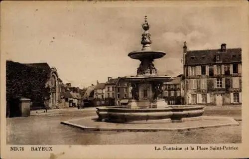 Ak Bayeux Calvados, Fontaine, Place Saint Patrice