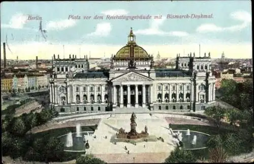 Ak Berlin Mitte, Platz v. d. Reichstag mit Bismarckdenkmal