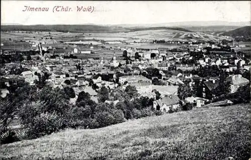 Ak Ilmenau im Ilm Kreis Thüringen, Panorama von der Ortschaft und Umgebung