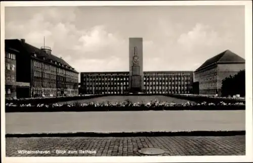 Ak Wilhelmshaven in Niedersachsen, Blick zum Rathaus, Vorderansicht, Turm, Teichanlage