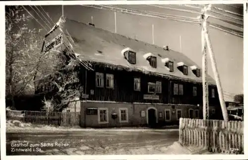 Ak Zinnwald Georgenfeld Altenberg im Erzgebirge, Gasthof zum Sächsischen Reiter, Winter