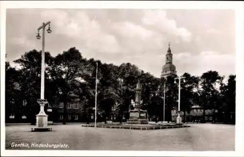 Ak Genthin am Elbe Havel Kanal, Hindenburgplatz, Denkmal