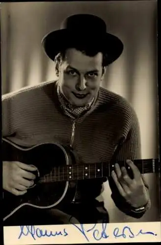 Ak Schauspieler Hanns Petersen, Portrait, Gitarre, Autogramm