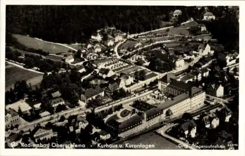 Ak Oberschlema Bad Schlema im Erzgebirge, Kurhaus u. Kuranlage, Fliegeraufnahme