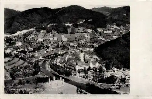 Ak Wolfach im Schwarzwald, Fliegeraufnahme, Ehrenmal