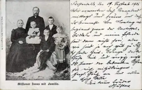 Ak Missionar Jonas mit Familie, Porträt