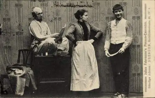 Ak Julius Fuhrmann's-Possen-Ensemble, Dresden, Mathildenstraße 40, Theaterszene, Schauspieler