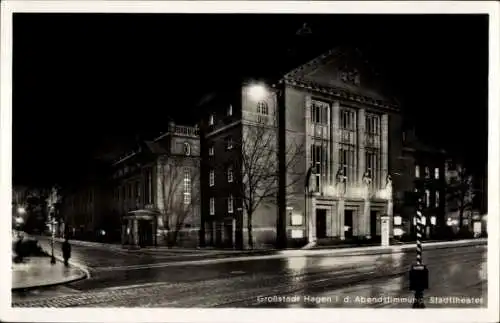 Ak Hagen in Westfalen Ruhrgebiet, Abendstimmung, Stadttheater, Elberfelderstraße 22