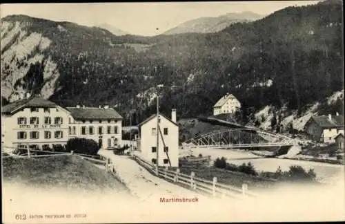 Ak Martinsbruck Graubünden, Hotel de la Poste, Brücke