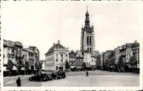 Ak Kortrijk Courtrai Westflandern, Grand Place, Kirche St. Martin