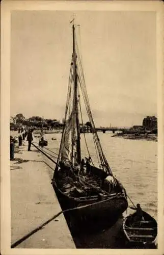 Ak Trouville Reine des Plages Calvados, Touques, Fischerboot