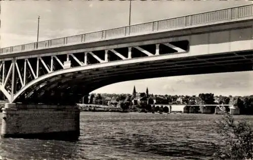 Ak Poissy Yvelines, Von der neuen Brücke, Blick auf die Seine und die Stadt