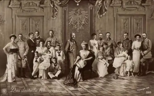 Künstler Ak Das deutsche Kaiserhaus, Wilhelm II, Kaiserin Auguste Viktoria, Kronprinzenfamilie