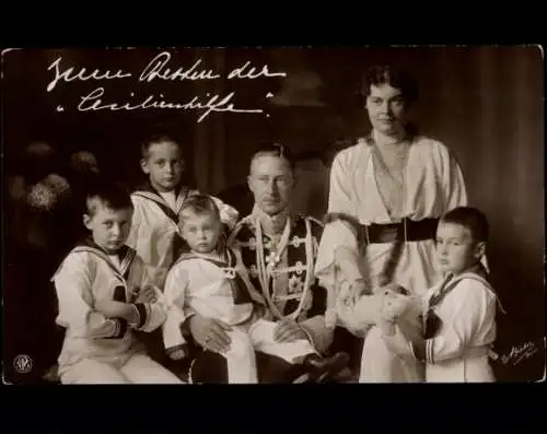 Ak Cecilienhilfe, Kronprinz Wilhelm von Preußen, Kronprinzessin Cecilie, Söhne, Teddybär