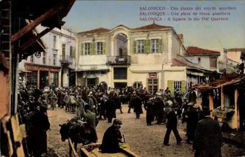 Ak Thessaloniki Griechenland, Square in the Old Quarter, Straßenansicht, Passanten