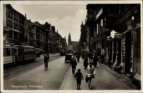 Ak Magdeburg an der Elbe, Breiteweg, Passanten, Straßenbahn, Café