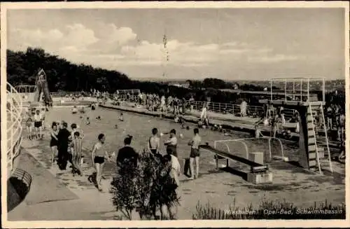 Ak Wiesbaden in Hessen, Opel Bad, Schwimmbassin, Badegäste, Sprungturm