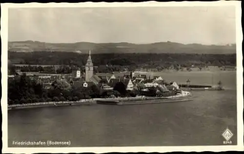 Ak Friedrichshafen am Bodensee, Totalansicht, Kirchturm