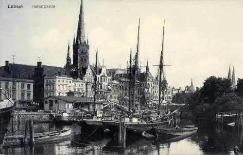 Ak Hansestadt Lübeck, Hafen, Fischkutter, Kirchturm