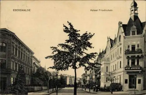 Ak Eberswalde in der Mark, Kaiser Friedrich Straße, Neue Apotheke