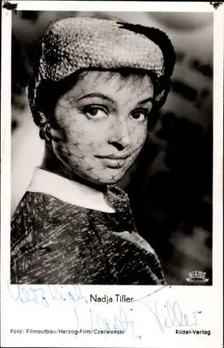 Ak Schauspielerin Nadja Tiller, Portrait, Autogramm