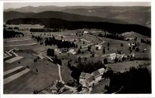 Ak Schönwald im Schwarzwald, Fliegeraufnahme, Pension-Gasthof Waldpeter