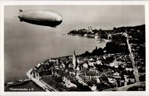 Ak Friedrichshafen am Bodensee, Luftschiff Graf Zeppelin, Fliegeraufnahme