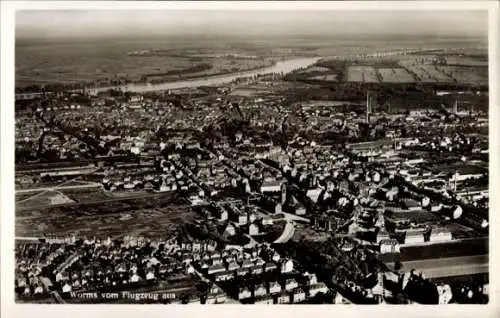 Ak Worms in Rheinland Pfalz, Gesamtansicht vom Flugzeug aus gesehen