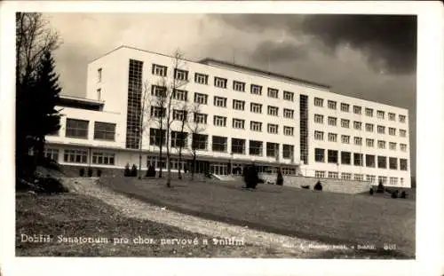 Ak Dobříš Doberschisch Reg. Mittelböhmen, Blick auf das Sanatorium