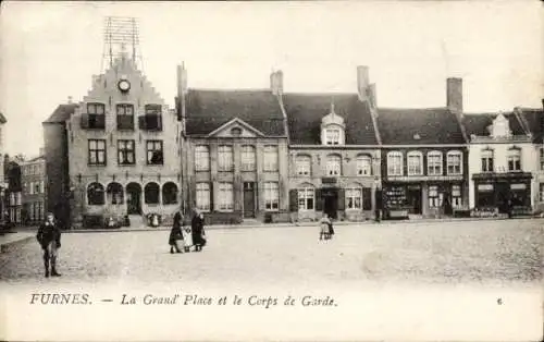 Ak Furnes Veurne Westflandern, Grand Place, Corps de Garde