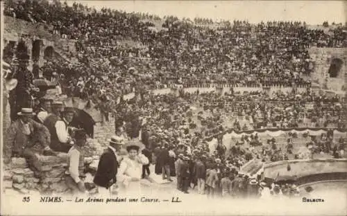 Ak Nîmes Gard, Les arenes pendant une Course