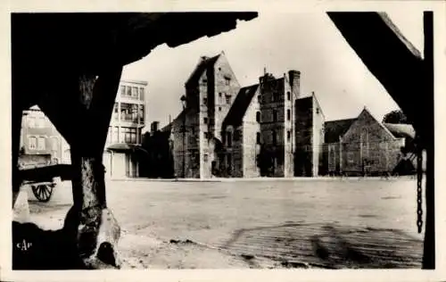 Ak Dives sur Mer Calvados, Abbaye vue des Halles