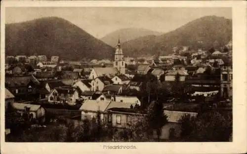 Ak Friedrichroda im Thüringer Wald, Gesamtansicht, Kirche, Berge