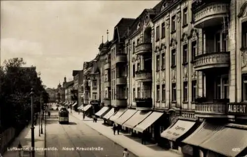 Ak Eberswalde, Neue Kreuzstraße, Geschäfte, Straßenbahn