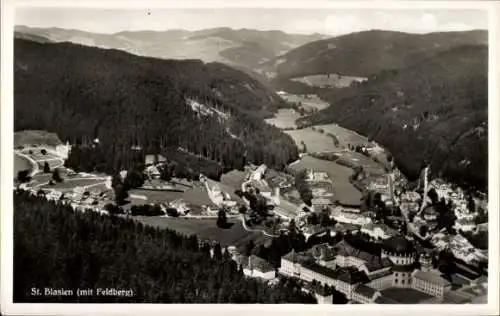 Ak St. Blasien im Schwarzwald, Fliegeraufnahme mit Feldberg