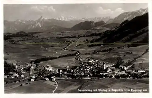 Ak Nesselwang im Allgäu, Fliegeraufnahme mit Säugling und Zugspitze