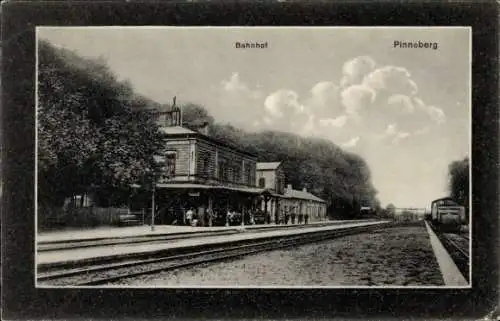 Ak Pinneberg in Holstein, Bahnhof, Gleisansicht