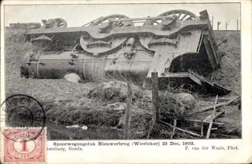 Ak Verkehrsunfall, Niederländische Eisenbahn, Lokomotive, 1902